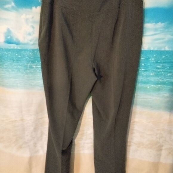 NWT: Worthington Stretchy woman's grey pants. - Picture 4 of 6